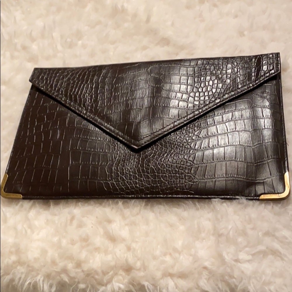 Forever 21 brown crocodile print clutch NWT